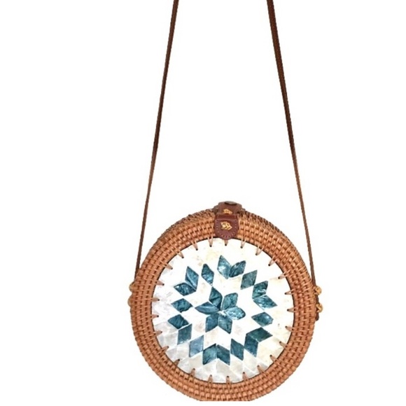 Handcrafted Shell Embellishment Rattan Leather Crossbody Bag Women’s - Picture 5 of 7